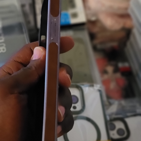 IPhone leather case - Picture 5 of 13